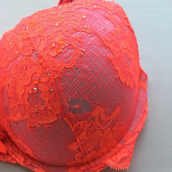 Victoria’s Secret Bra - Picture 4 of 5